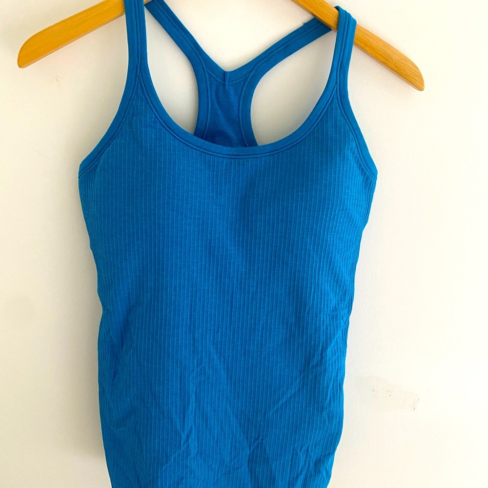 Lululemon built in molded bra tank. Believe it is the Ebb to Street tank